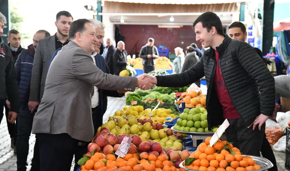 Karesi Belediye Başkanı, Pazaryeri’ni ziyaret ederek esnafın durumunu öğrendi. Karesi