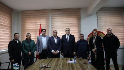 AK Partili Aday Cemal Öztaylan, seçim çalışmaları kapsamında Bandırma Kent