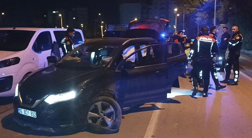Bursa’da polisin ‘dur’ ihtarına uymayıp şehri birbirine katan araçtaki 3
