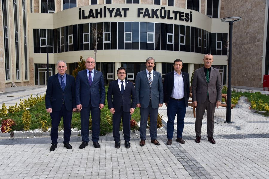 Balıkesir Üniversitesi Rektörü Prof. Dr. Yücel Oğurlu, görevinde yeni başlayan