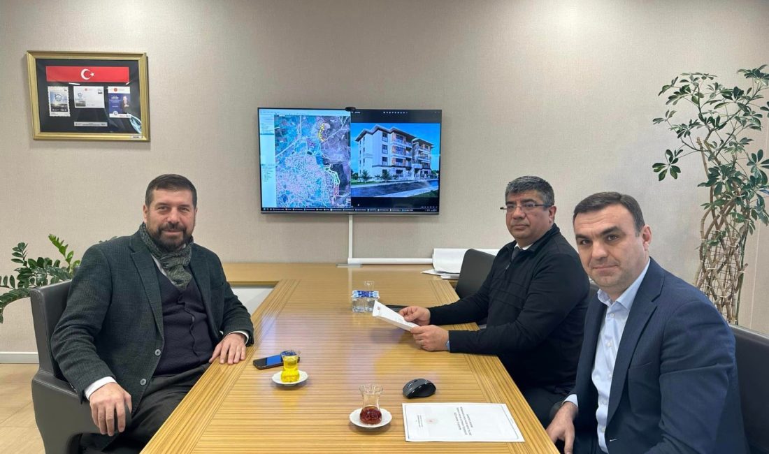 Sındırgı’da 240 aile ev sahibi olacak Sındırgı Belediye Başkanı Ekrem Yavaş, Sındırgı’da yapılacak TOKİ konutları için