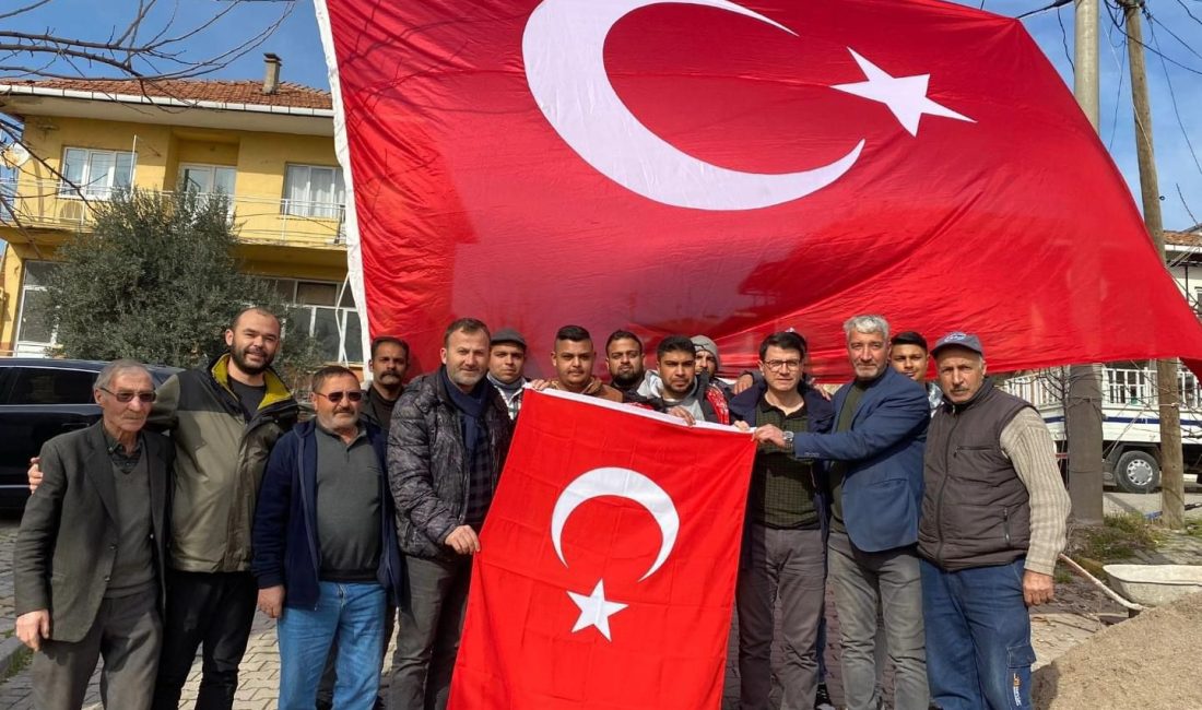 Sındırgı’da asker uğurlama töreni Sındırgı’da askere gidecek olan adaylar için düzenlenen törende lokma hayrı
