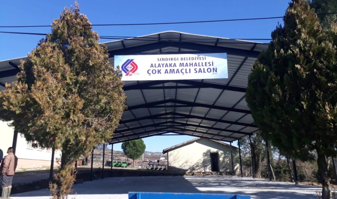 Sındırgı’da çok amaçlı kapalı alan sayısı artıyor Sındırgı Belediyesi tarafından Alayaka Mahallesi’nde yapımı süren çok amaçlı salon