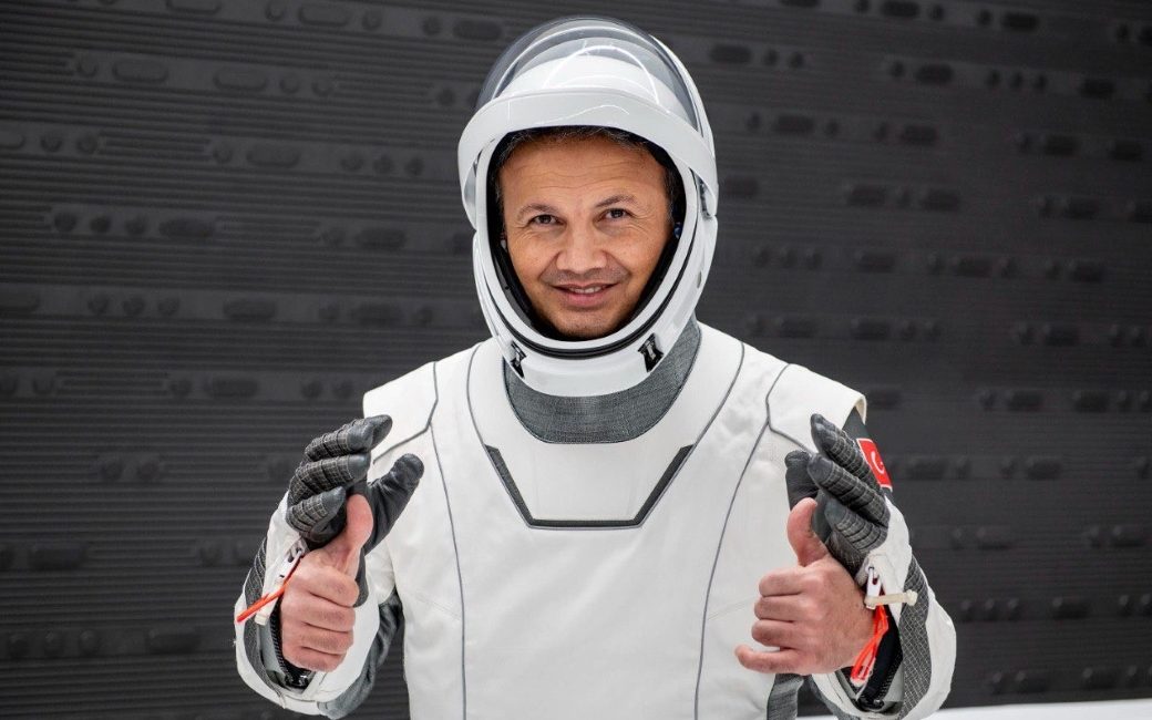 SpaceX Alper Gezaravcı ve beraberinde ki astronotların dönüşünün olumsuz hava