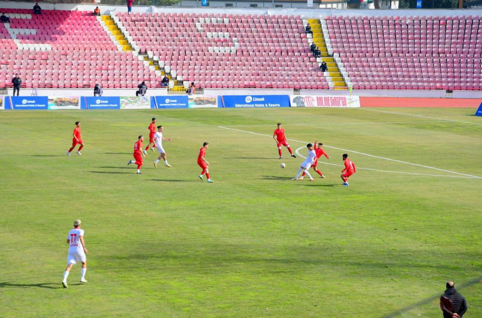 TFF 3. Lig 18. hafta karşılaşmasında Balıkesirspor evinde karşılaştığı Nevşehir