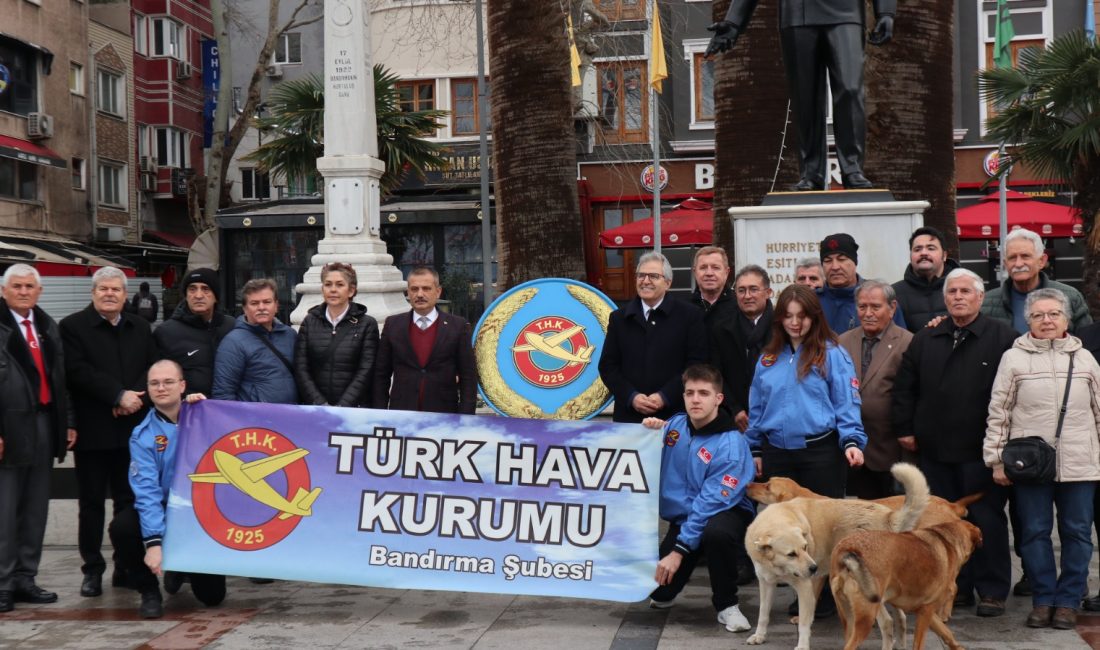THK’nın 99’uncu yaşı Bandırma’da kutlandı Türk Hava Kurumu’nun (THK) kuruluşunun 99’uncu yılı Bandırma’da düzenlenen çelenk