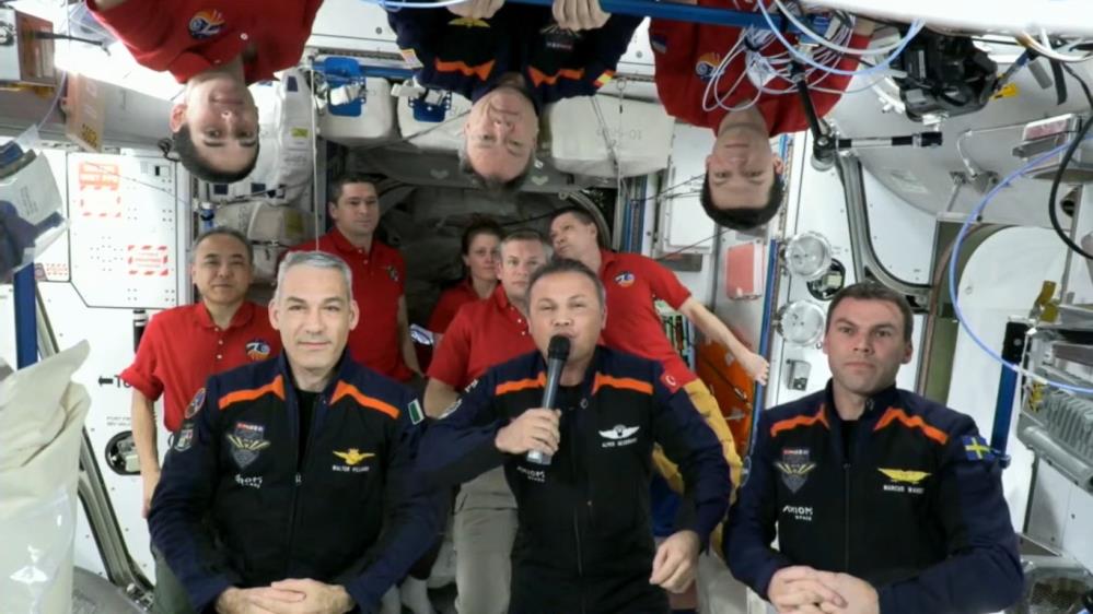 Tarihi uzay yolculuğu tamamlandı İlk Türk astronot Alper Gezeravcı’nın da içinde yer aldığı Ax-3