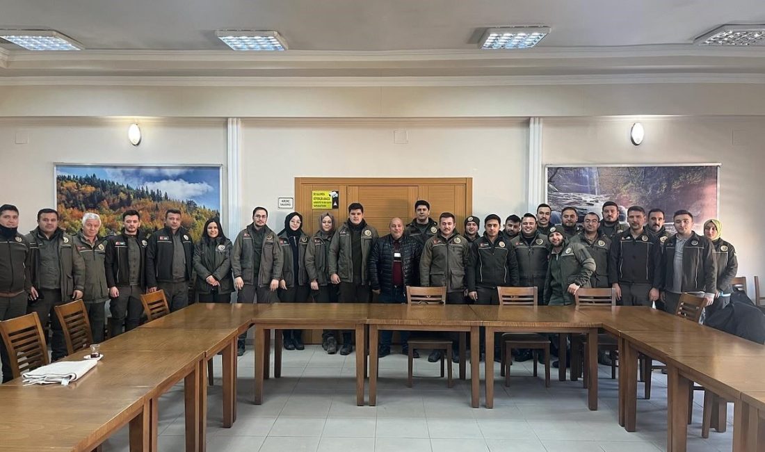 Taş, Dursunbey OGM’yi ziyaret etti Dursunbey OGM’yi ziyaret eden Orman Muhafaza Memurları ve Emeklileri Derneği
