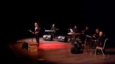 Susurluk’ta düzenlenen “Türk Sanat Müziği” konserinde Sanatçı Alpaslan Güney, sevilen