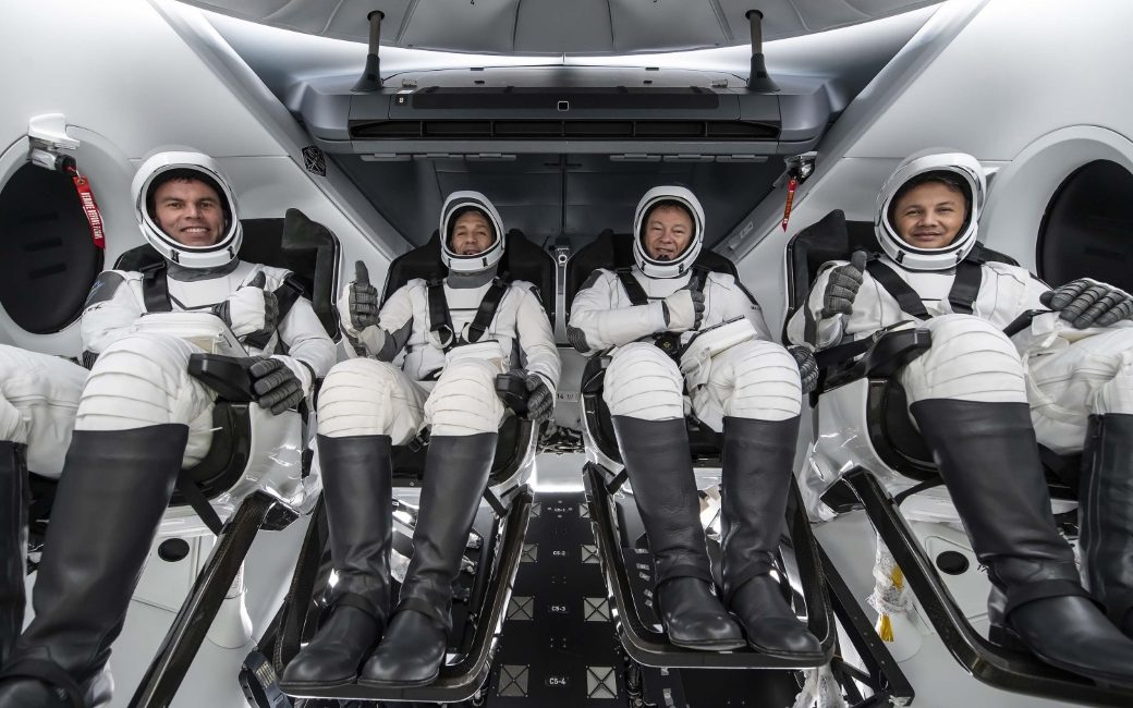 Türkiye’nin insanlı ilk uzay misyonu tamamlandı Türkiye’nin ilk astronotu Alper Gezeravcı’nın da aralarında bulunduğu Ax-3 ekibi,