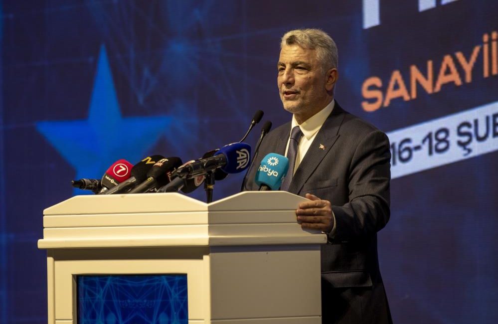 Ticaret Bakanı Bolat: “Türkiye’ye kimse yan bakamayacak” Ticaret Bakanı Ömer Bolat, Türk savunma sanayisindeki başarısının uluslararası alanda