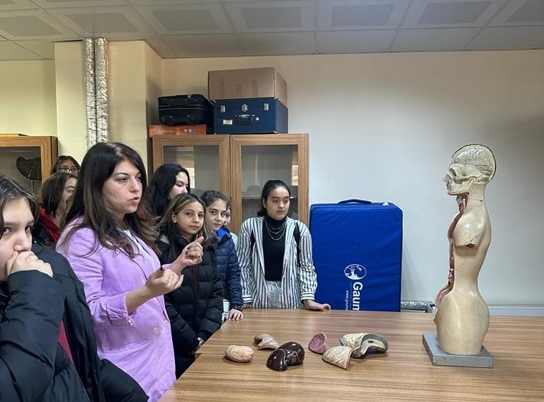 Kız çocukları “Uluslararası Bilimde Kadın ve Kız Çocukları Günü” nde,