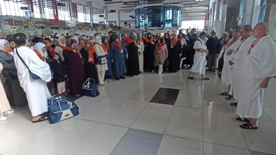 Edremit’te Koca Seyit Havalimanı’ndan 177 umreci uğurlandı.Dış Hatlar Giden Yolcu