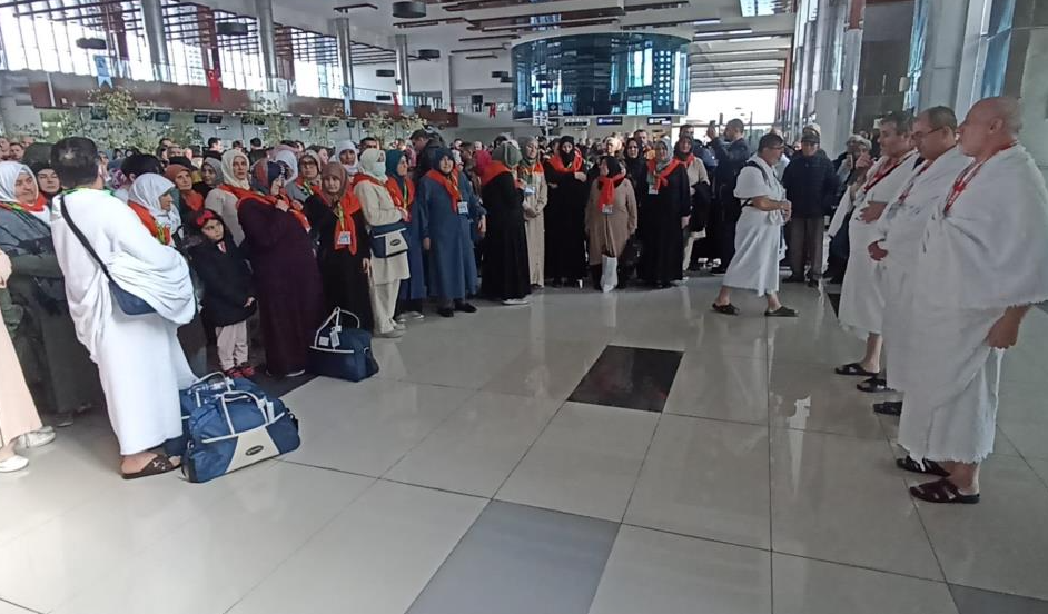 Edremit’te Koca Seyit Havalimanı’ndan 177 umreci uğurlandı.Dış Hatlar Giden Yolcu