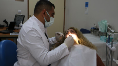 Protetik Diş Tedavisi Uzmanı Seçkin Gül, implant yaptıran hastalara, “Ağız