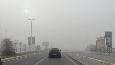 Bandırma ve çevresinde sabah saatlerinde etkisini gösteren sis nedeniyle trafikte