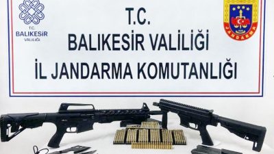 Balıkesir İl Jandarma Komutanlığı tarafından yapılan operasyonda silah imal ve
