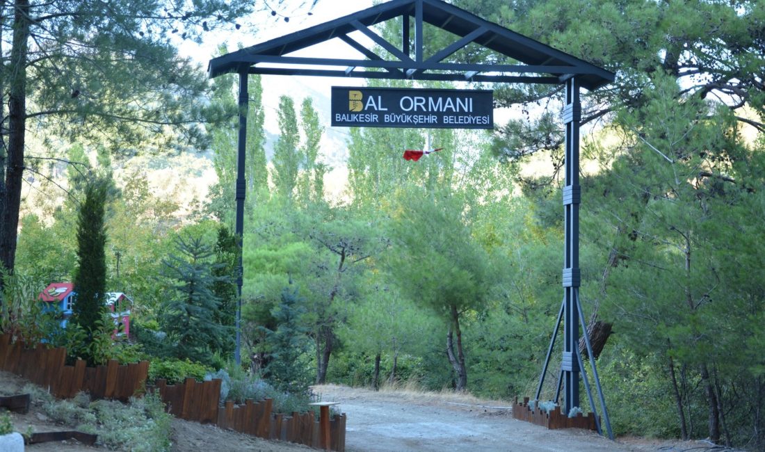 BÜYÜKŞEHİR’DEN, EDRMİT’DE ARICILARA TAM DESTEK BALIKESİR’DE ARICILAR İÇİN YENİ DESTEKLER Balıkesir Büyükşehir Belediyesi, arıcıları desteklemek