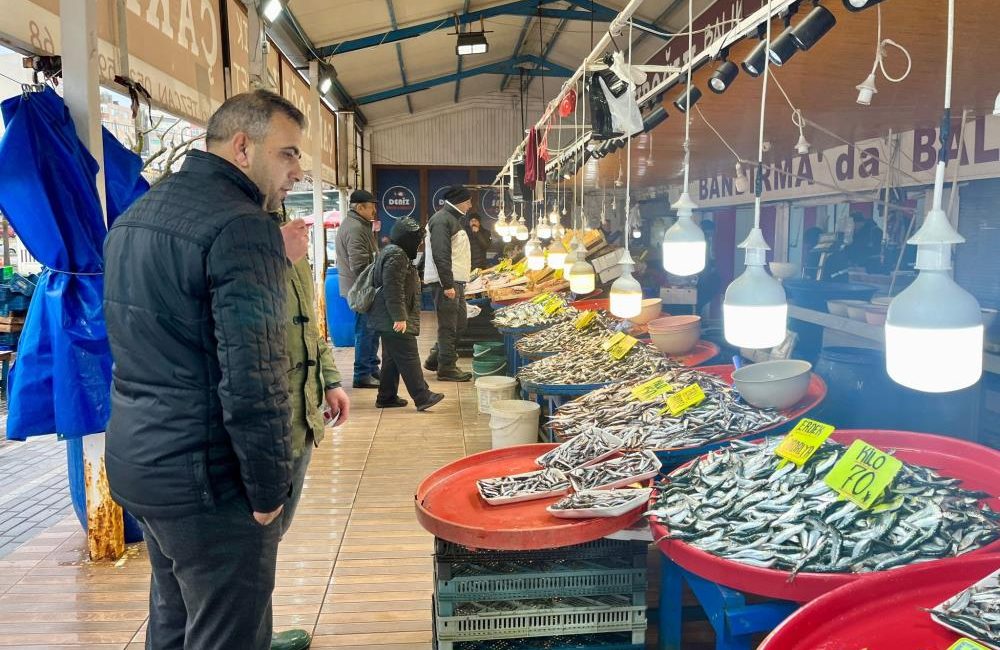 Marmara Denizi’nde etkili olan fırtına nedeniyle Balıkesir Büyükşehir Belediyesi Bandırma