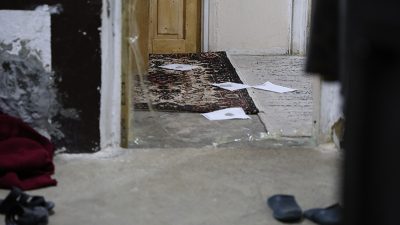Konya’da iki katlı kerpiç evin birinci katında dökülen böcek ilacı