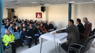 Burhaniye’de eğitim-öğretim yılının ilk dönemi Burhaniye Kaymakamı başkanlığında gerçekleşti. Burhaniye’de