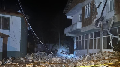 Tokat’ın Niksar ilçesi Günebakan köyündeki heyelan riski nedeniyle kapatılan caminin