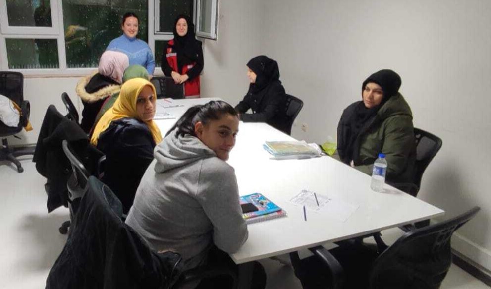 Bandırma’da kursiyerlere aile sorunlarını çözmeye yönelik eğitim Bandırma Aile Destek Merkezi kursiyerlerine aile sorunlarını çözmeye yönelik konular