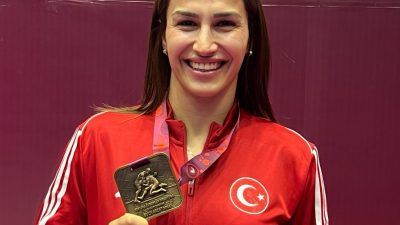 Romanya’nın Bükreş kentinde düzenlenen Avrupa Güreş Şampiyonası’nda Kadın Milli Takımı,