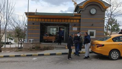 &nbsp;Ankara’da bir taksici grubu, sürekli tartışma yaşadıkları başka bir taksi