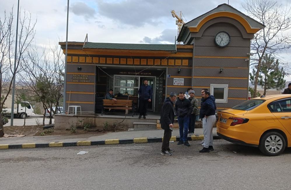 &nbsp;Ankara’da bir taksici grubu, sürekli tartışma yaşadıkları başka bir taksi