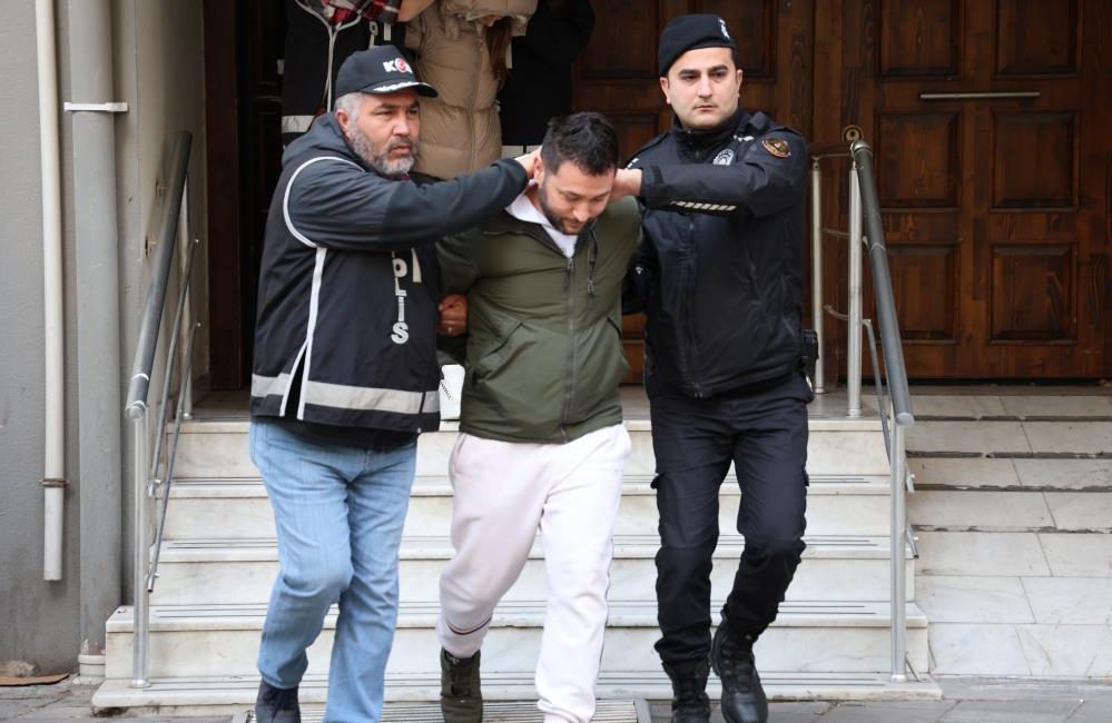 İzmir’de, yüksek faiz vaadiyle binlerce kişiden 5 milyar 123 milyon