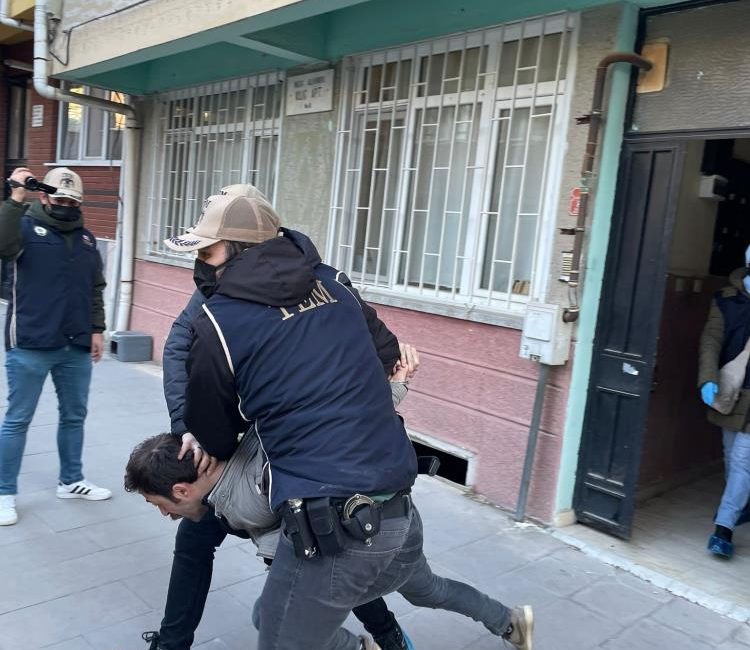 İstanbul Adliyesinde gerçekleşen terör olayı hakkında sosyal medyadan propaganda yaptığı