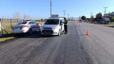 Jandarma ekipleri Balıkesir’in kırsal mahallerinde gerçekleştirdikleri asayiş ve trafik denetimlerinde