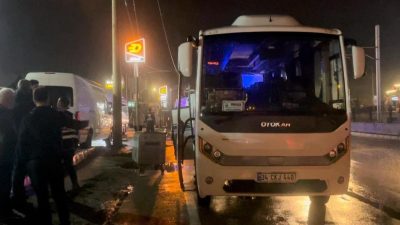 Bursa’da Katar ve Endonezyalı turistleri taşıyan tur otobüsü yağışlı havanın
