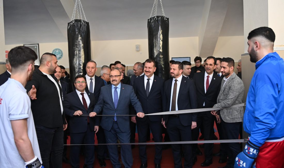 Balıkesir Üniversitesi Burhan Erdayı Spor Salonunda yer alan antrenman salonuna,