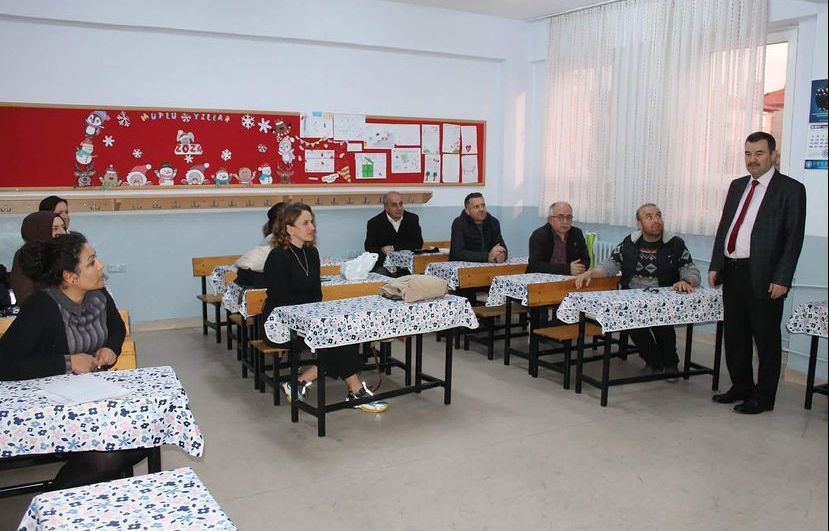 Bigadiç İlçe Milli Eğitim Müdürü, İlçe Zümre Toplantıları’nı ziyaret ederek