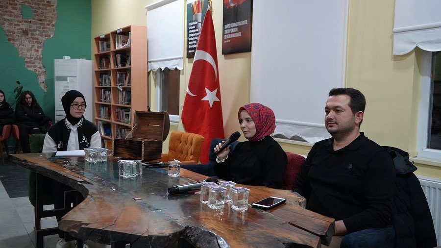Sındırgı Kaymakamı, SIBEM’deki öğrencilerle buluşarak isteklerini dinledi.Sındırgı Belediyesi ve Sındırgı