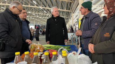 Kapalı Pazar Yeri’nde esnaflar ile bir araya gelen Susurluk Belediye
