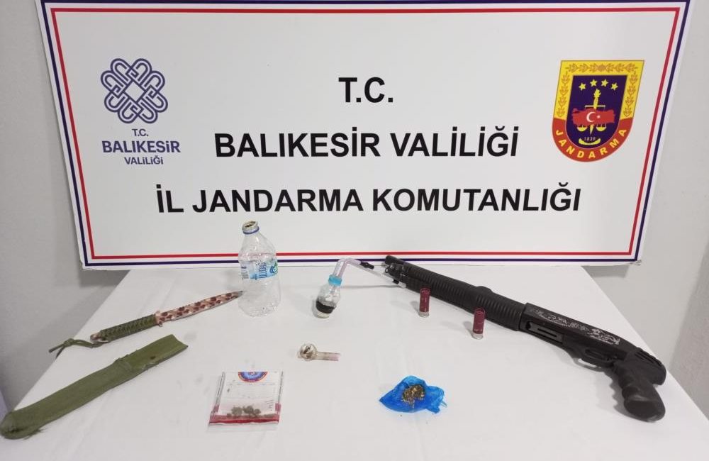 Gönen ve Erdek’te, uyuşturucu imalatı ve ticareti yaptığı tespit edilen