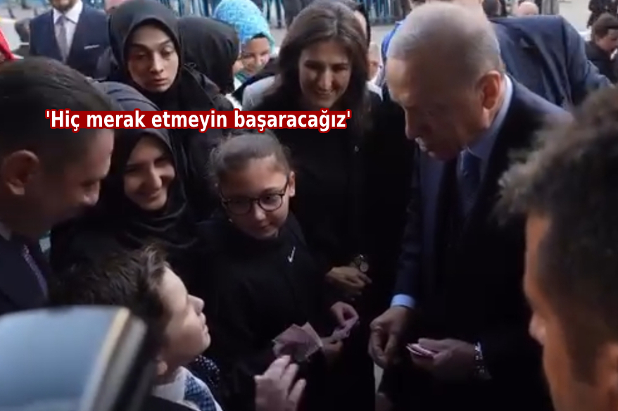 Cumhurbaşkanı Erdoğan’ın Sarp ve Rümeysa ile ilgi çeken diyaloğu Cumhurbaşkanı Recep Tayyip Erdoğan’ın Balıkesir Büyükşehir Belediyesi’ni ziyareti sırasında Sarp