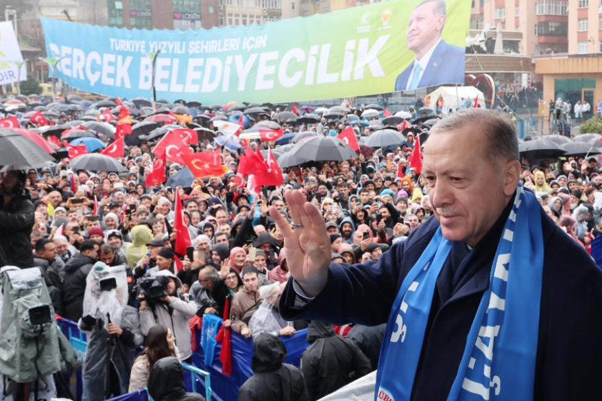 Cumhurbaşkanı Recep Tayyip Erdoğan, Rize’den tüm Türkiye’deki seçmenlere seslenerek “Belediye