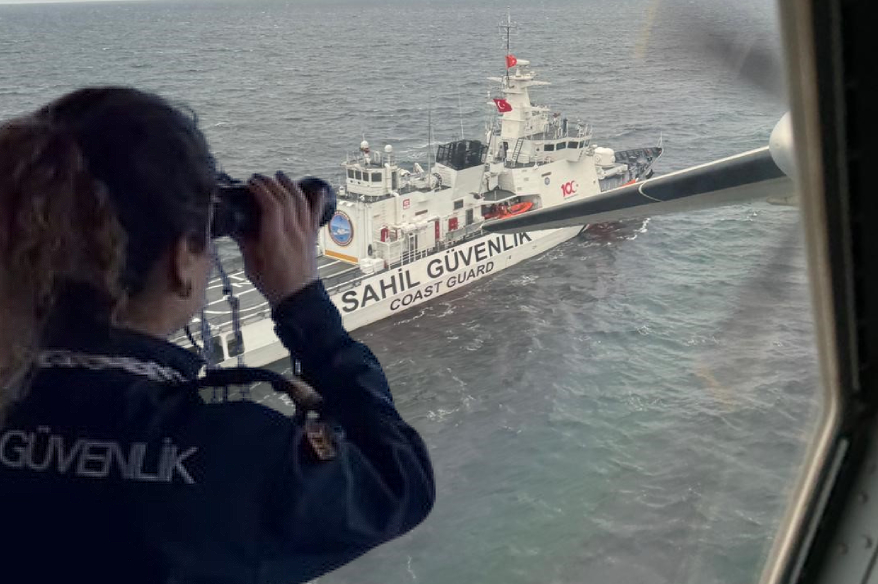 Batan geminin mürettebatını arama çalışmaları 3.gününde devam ediyor İmralı Adası güneyinde batan kuru yük gemisindeki mürettebatı arama çalışmaları