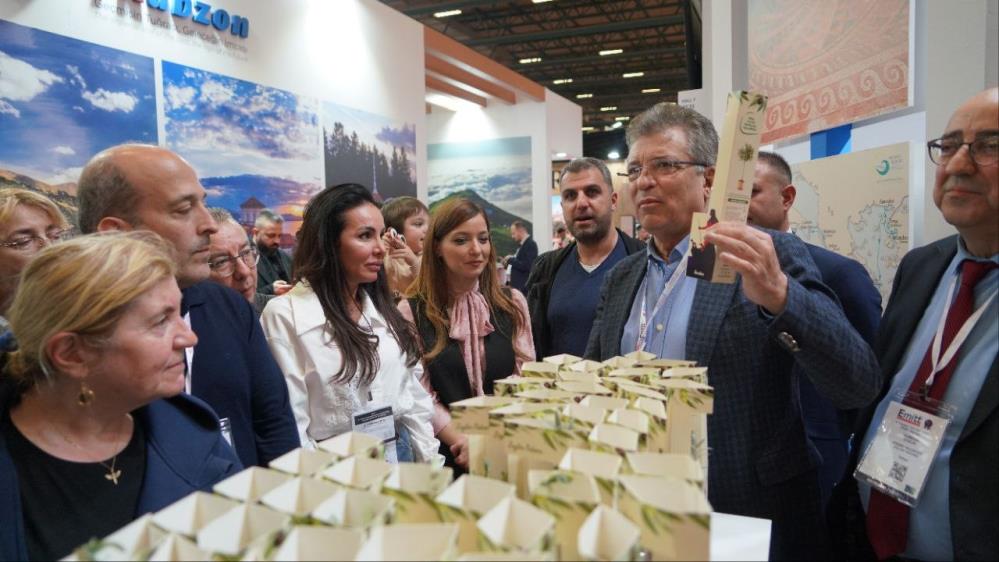 Zeytin fidanları fuarın gözdesi oldu 27. Doğu Akdeniz Uluslararası Turizm ve Seyahat Fuarı’nın 2. gününde
