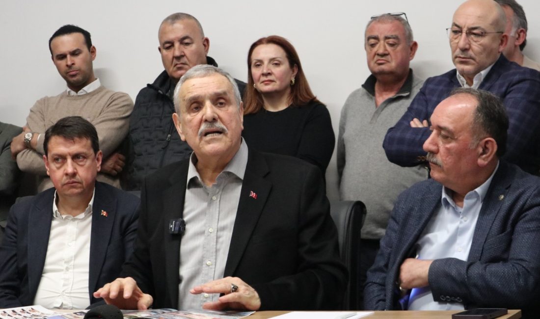 Gündemdeki iddialar ile ilgili basın toplantısı düzenleyen Cumhur İttifakı Bandırma