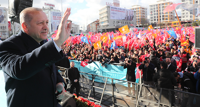 &nbsp;Cumhurbaşkanı Recep Tayyip Erdoğan, Sultanbeyli İlçe Mitinginde vatandaşlarla bir araya