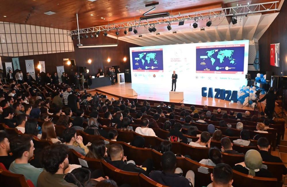 Ulaştırma ve Altyapı Bakanı Abdulkadir Uraloğlu, “5G teknolojisine uygun zamanda,