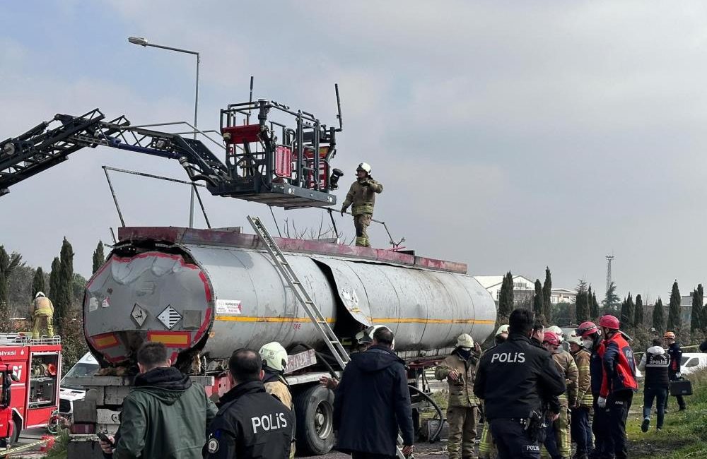 Ataşehir’de akaryakıt tankerinde dış kaynak çalışması sırasında çıkan patlamada yaralanan