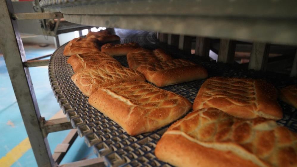 Balıkesir’de Fırıntaş’ın ramazan pidesi 7,5 lira Balıkesir Büyükşehir Belediyesi, 350 gramlık Kare Ramazan Pidesi’nin fiyatını