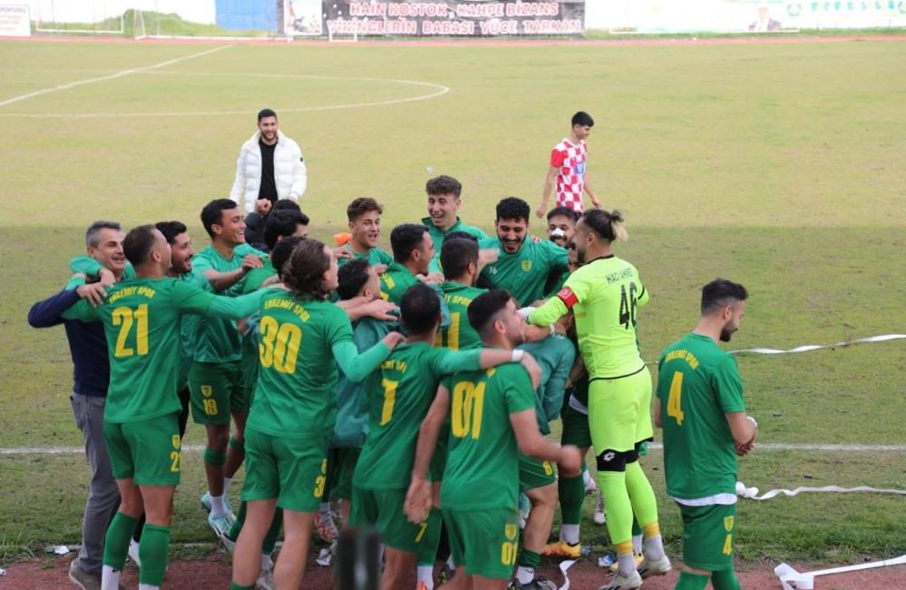 Balıkesir Süper Amatör Lig Play-Off 4. Hafta mücadelesinde 1966 Edremitspor,