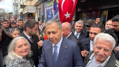 İçişleri Bakanı Ali Yerlikaya Balıkesir’in Erdek ilçesinde AK Parti Erdek